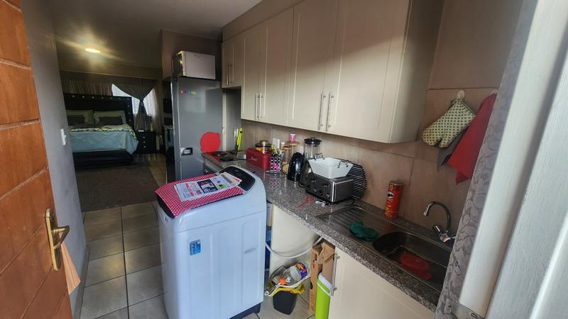 1 Bedroom Property for Sale in Annlin Gauteng