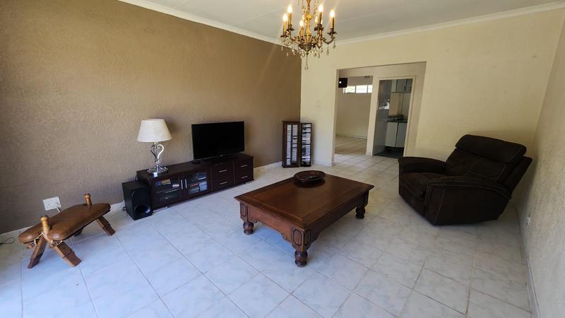 6 Bedroom Property for Sale in Brackendowns Gauteng