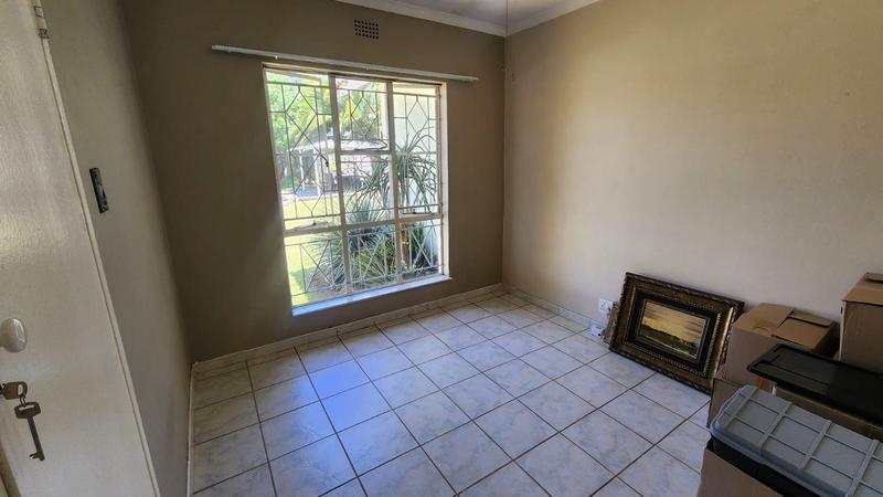 6 Bedroom Property for Sale in Brackendowns Gauteng