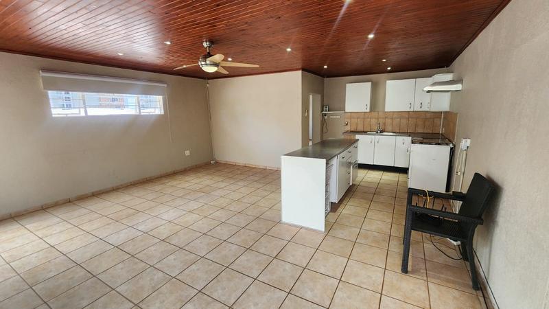 6 Bedroom Property for Sale in Brackendowns Gauteng