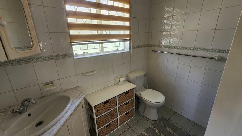 6 Bedroom Property for Sale in Brackendowns Gauteng