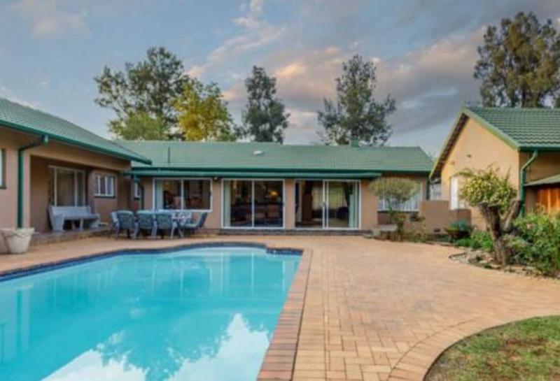 4 Bedroom Property for Sale in Brackendowns Gauteng