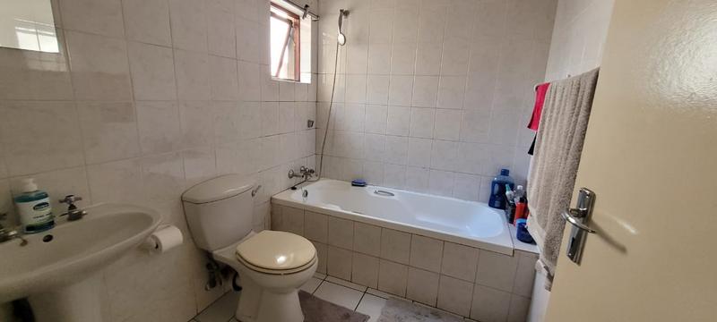 2 Bedroom Property for Sale in Glenvista Gauteng