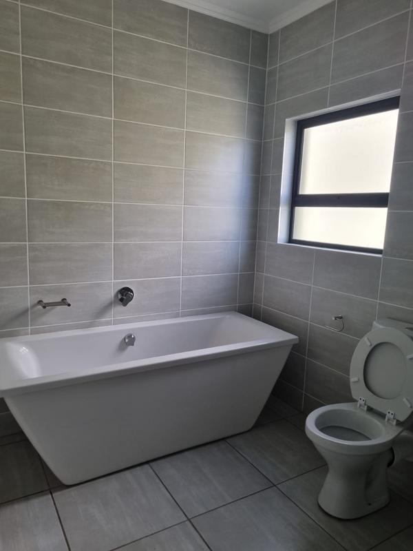 To Let 2 Bedroom Property for Rent in Waterfall Gauteng