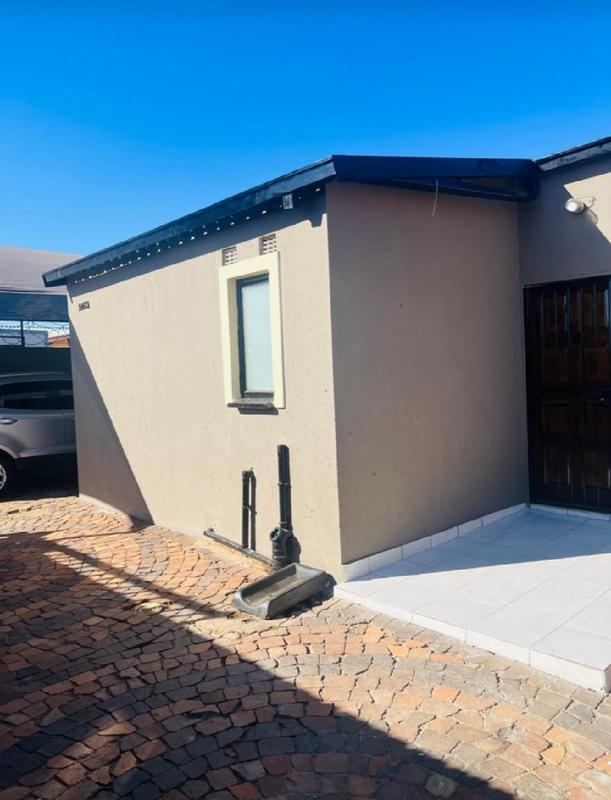 To Let 3 Bedroom Property for Rent in Protea Glen Gauteng