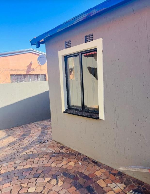 To Let 3 Bedroom Property for Rent in Protea Glen Gauteng