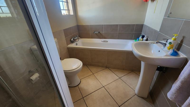 To Let 2 Bedroom Property for Rent in Stone Ridge Gauteng