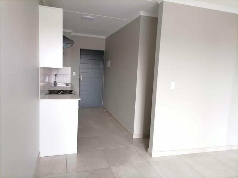 To Let 2 Bedroom Property for Rent in Glen Marais Gauteng