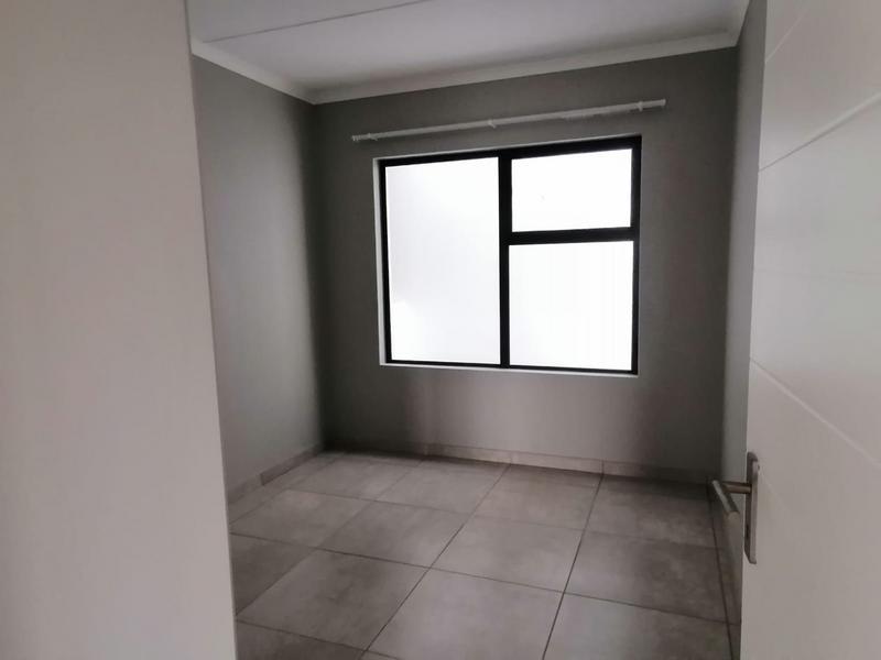 To Let 2 Bedroom Property for Rent in Glen Marais Gauteng