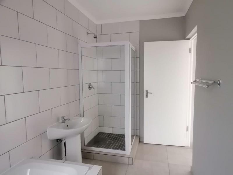 To Let 2 Bedroom Property for Rent in Glen Marais Gauteng