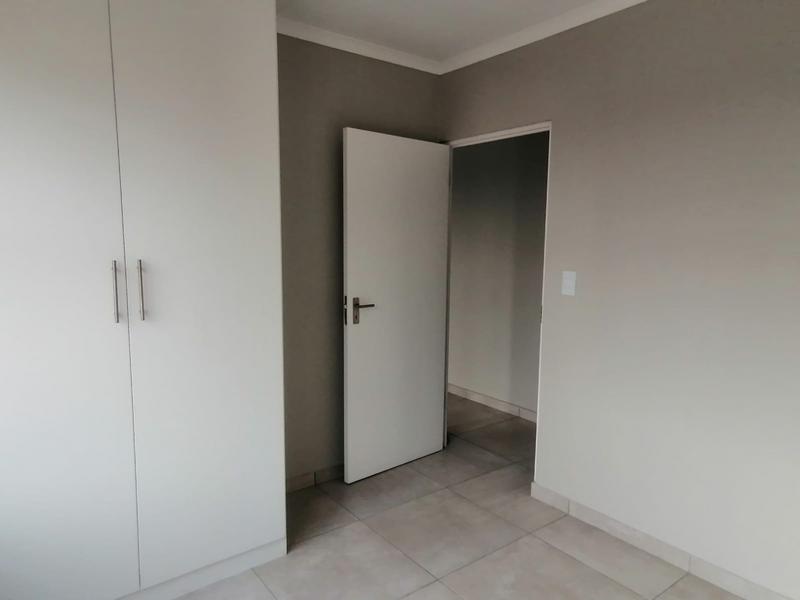 To Let 2 Bedroom Property for Rent in Glen Marais Gauteng