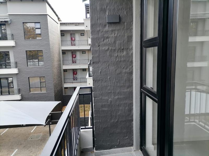 To Let 2 Bedroom Property for Rent in Waverley Gauteng