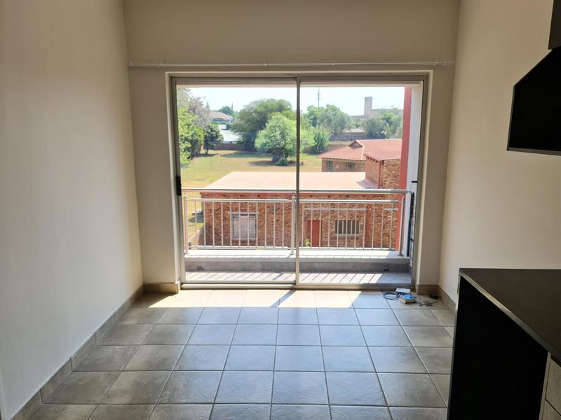 To Let 1 Bedroom Property for Rent in Die Hoewes Gauteng