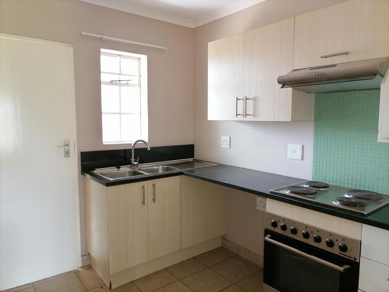 To Let 2 Bedroom Property for Rent in Die Hoewes Gauteng