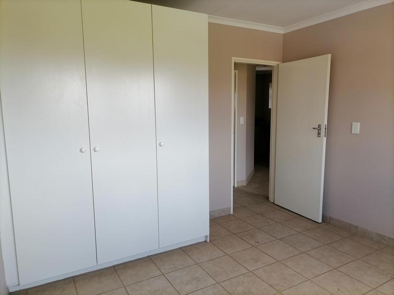 To Let 2 Bedroom Property for Rent in Die Hoewes Gauteng