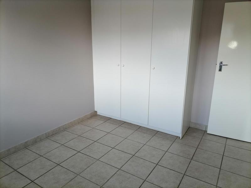 To Let 1 Bedroom Property for Rent in Die Hoewes Gauteng