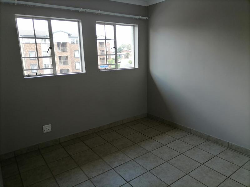 To Let 1 Bedroom Property for Rent in Die Hoewes Gauteng