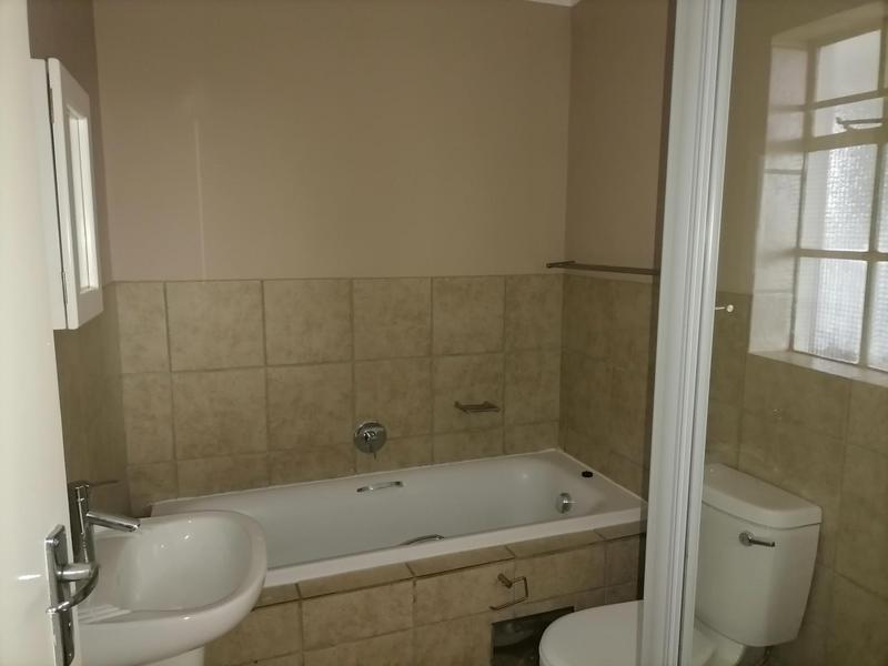 To Let 1 Bedroom Property for Rent in Die Hoewes Gauteng