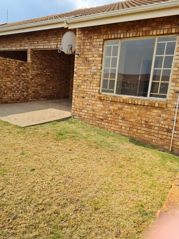 To Let 2 Bedroom Property for Rent in Pierre Van Ryneveld Gauteng