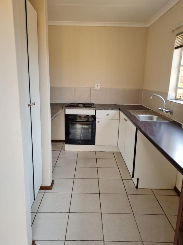 To Let 2 Bedroom Property for Rent in Pierre Van Ryneveld Gauteng