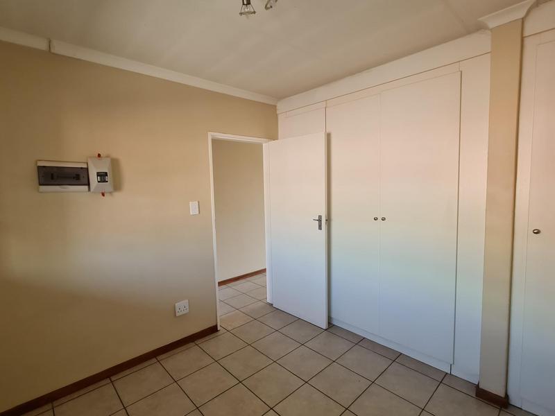 To Let 1 Bedroom Property for Rent in Grand Central Gauteng