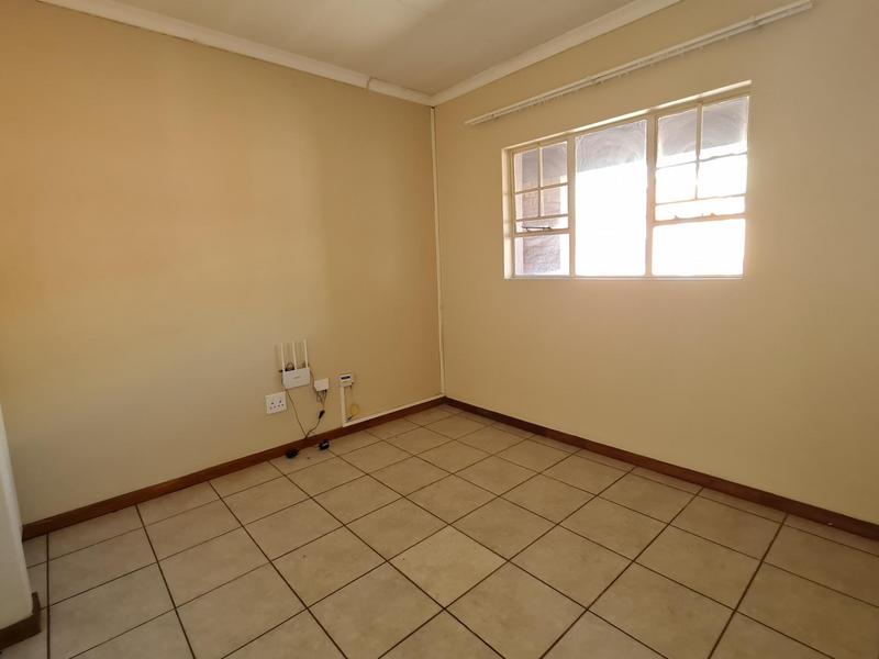 To Let 1 Bedroom Property for Rent in Grand Central Gauteng