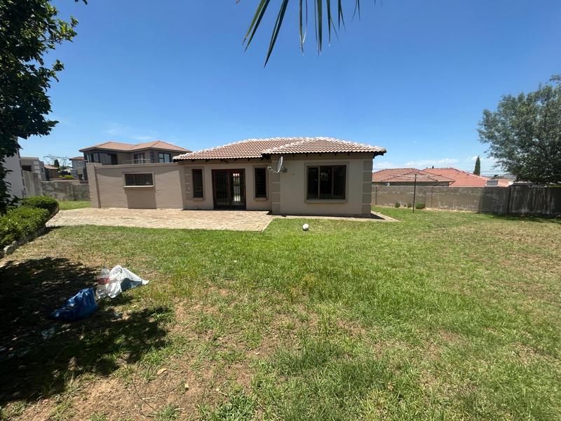 2 Bedroom Property for Sale in The Reeds Gauteng