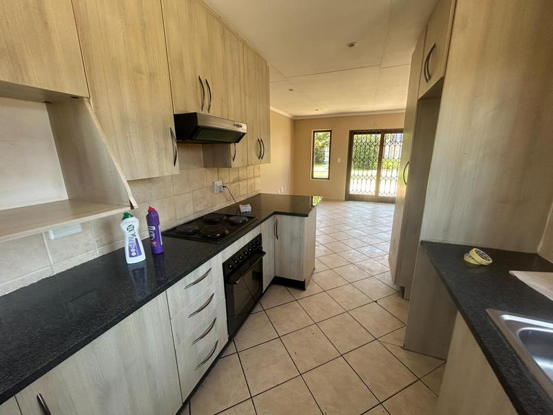 2 Bedroom Property for Sale in The Reeds Gauteng