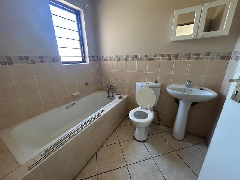 2 Bedroom Property for Sale in The Reeds Gauteng