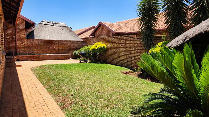 3 Bedroom Property for Sale in Wierdaglen Estate Gauteng