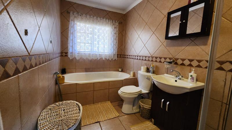 3 Bedroom Property for Sale in Wierdaglen Estate Gauteng