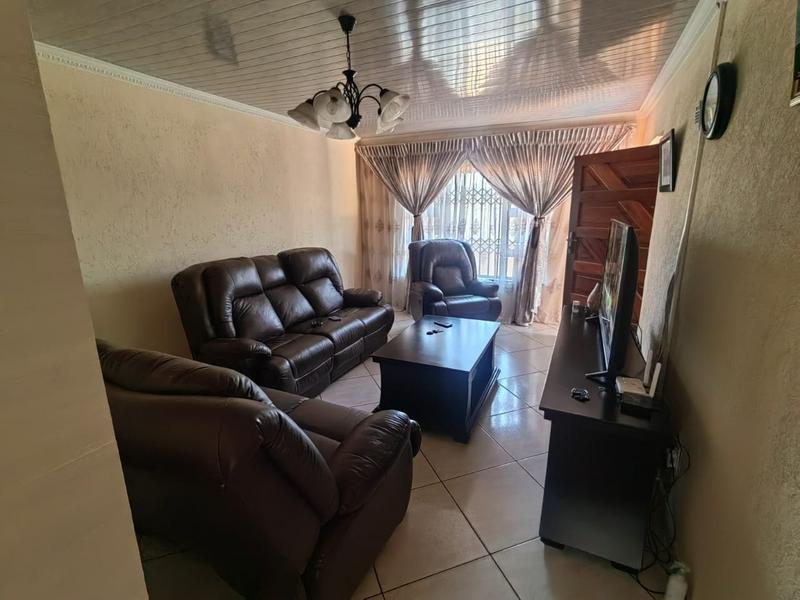 3 Bedroom Property for Sale in Diepkloof Gauteng