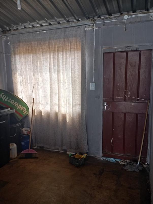 2 Bedroom Property for Sale in Zonkezizwe Gauteng