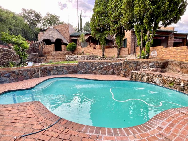 4 Bedroom Property for Sale in Bassonia Gauteng