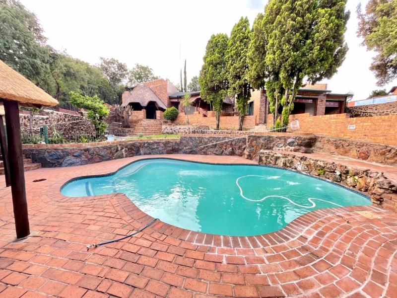 4 Bedroom Property for Sale in Bassonia Gauteng