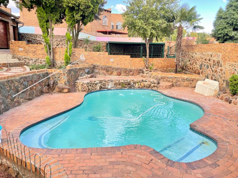 4 Bedroom Property for Sale in Bassonia Gauteng