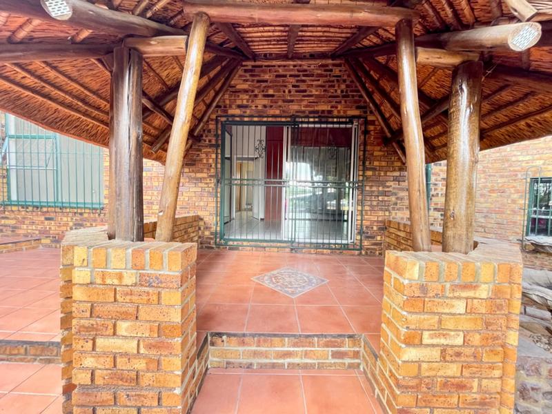 4 Bedroom Property for Sale in Bassonia Gauteng