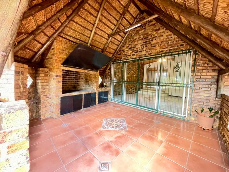 4 Bedroom Property for Sale in Bassonia Gauteng