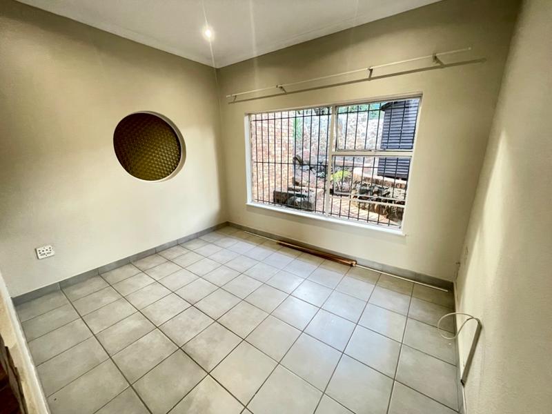 4 Bedroom Property for Sale in Bassonia Gauteng