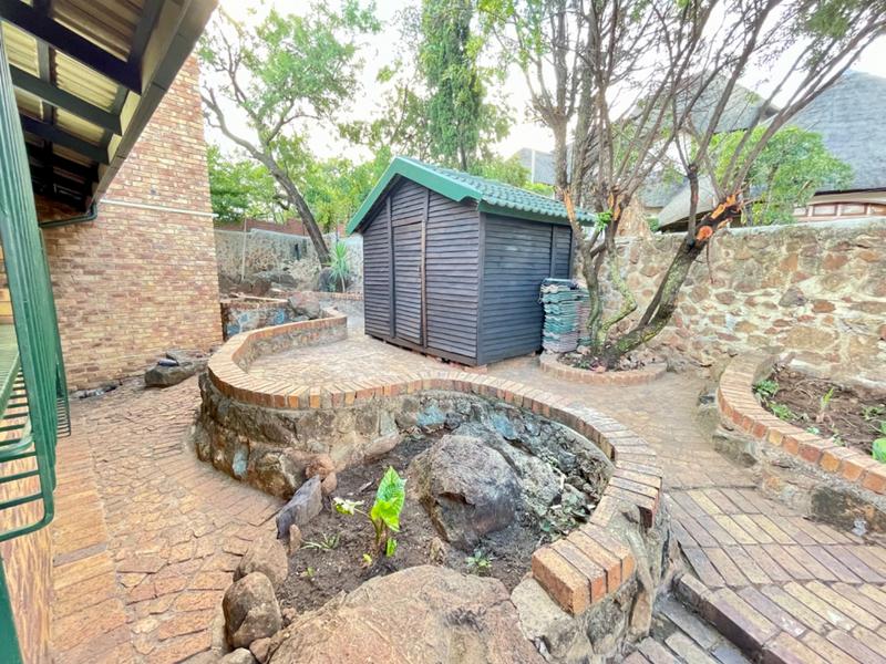 4 Bedroom Property for Sale in Bassonia Gauteng