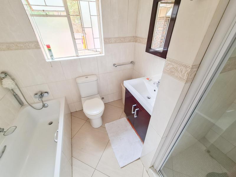 3 Bedroom Property for Sale in Sunninghill Gauteng