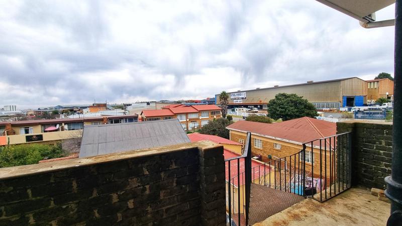 1 Bedroom Property for Sale in Kenmare Gauteng