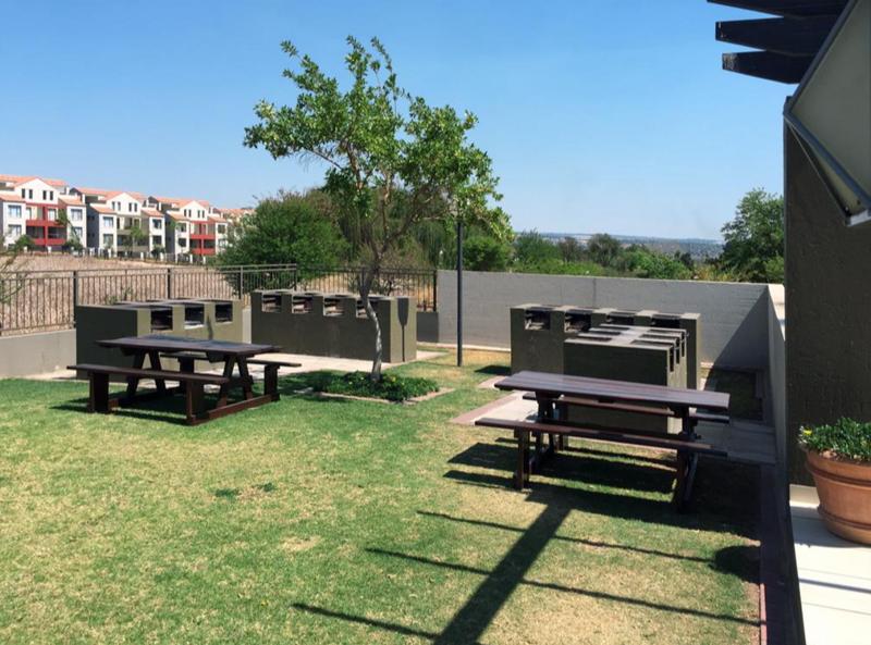 1 Bedroom Property for Sale in Fourways Gauteng