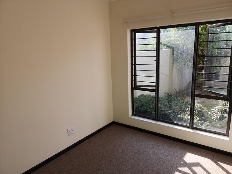 1 Bedroom Property for Sale in Paulshof Gauteng