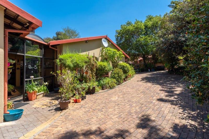 4 Bedroom Property for Sale in Mulbarton Gauteng