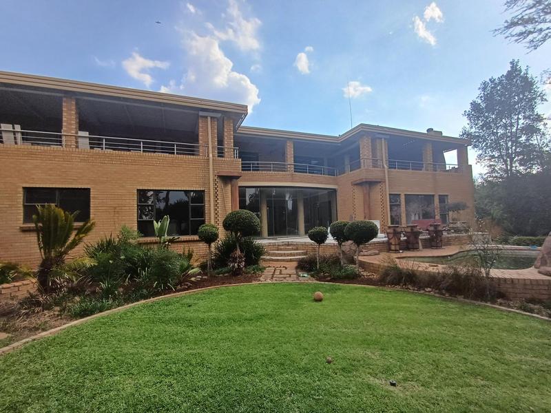 To Let 5 Bedroom Property for Rent in Eldopark Gauteng