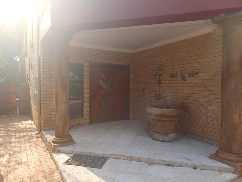 To Let 5 Bedroom Property for Rent in Eldopark Gauteng