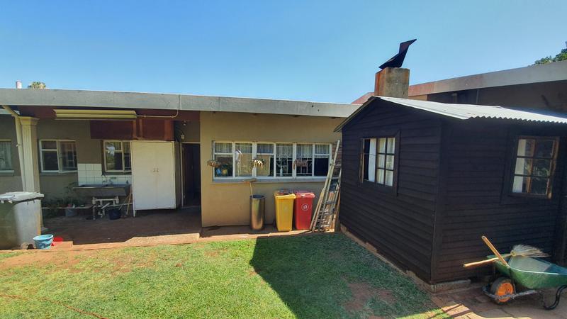 6 Bedroom Property for Sale in Florauna Gauteng