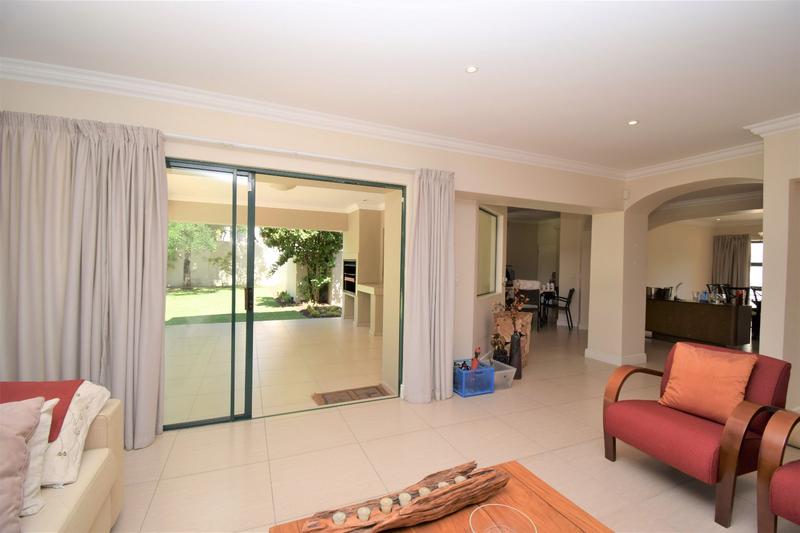 To Let 4 Bedroom Property for Rent in Dainfern Golf Estate Gauteng