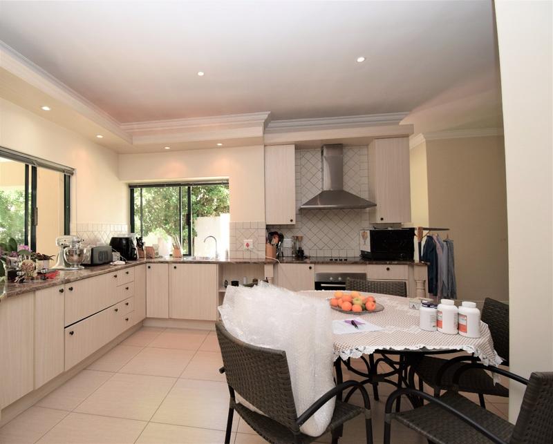 To Let 4 Bedroom Property for Rent in Dainfern Golf Estate Gauteng